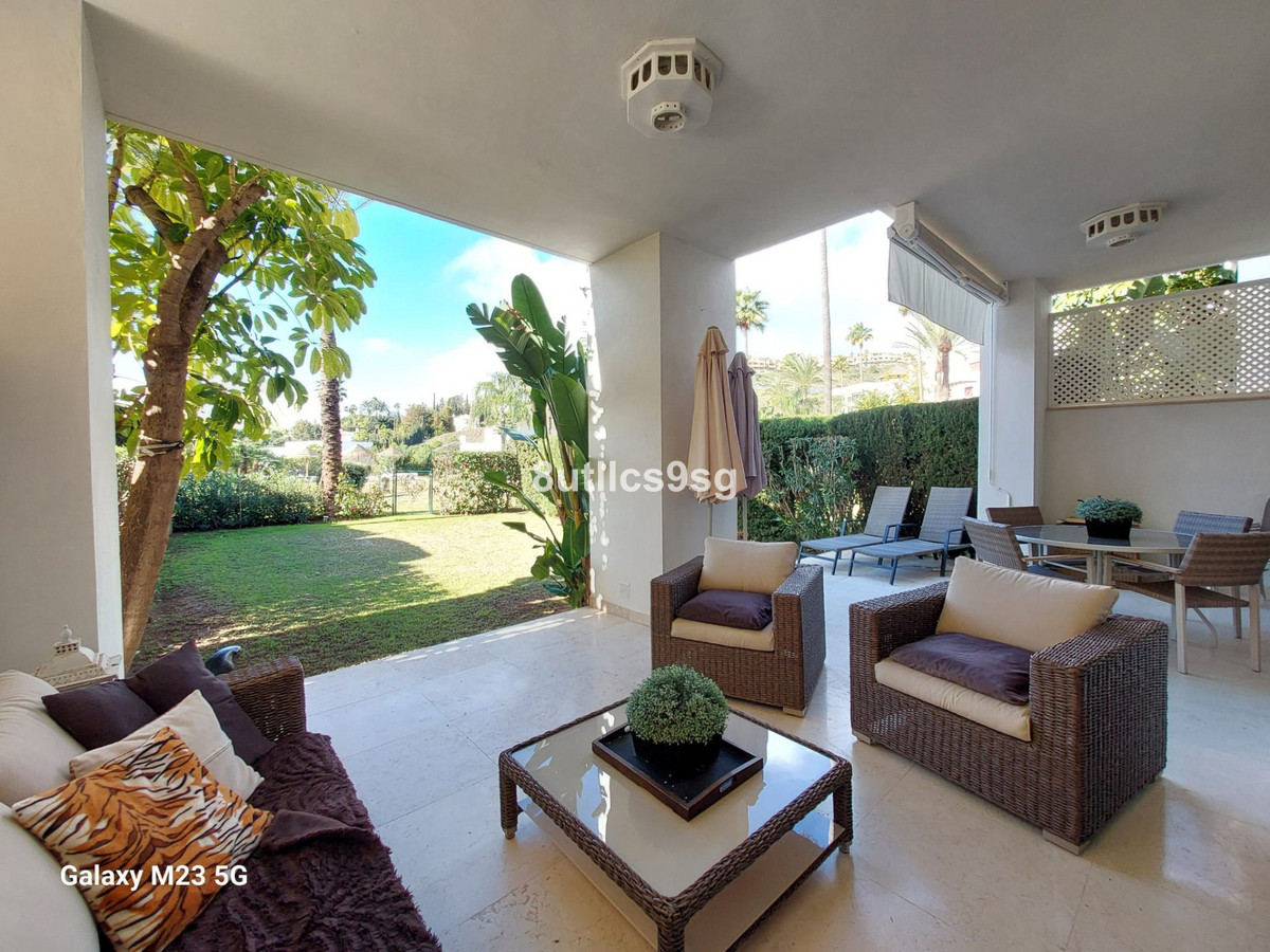 2 Bed Apartment for sale in Benahavís Costa Del Sol, Málaga, Spain