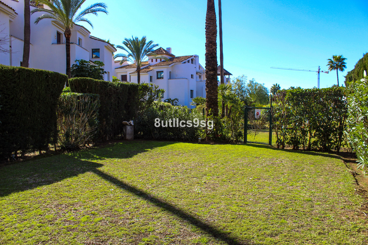 2 Bed Apartment for sale in Benahavís Costa Del Sol, Málaga, Spain
