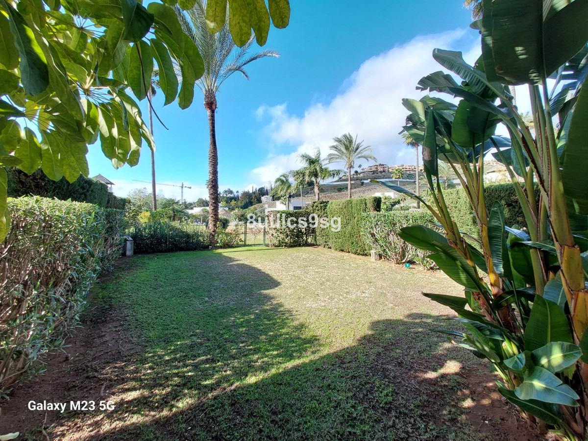 2 Bed Apartment for sale in Benahavís Costa Del Sol, Málaga, Spain