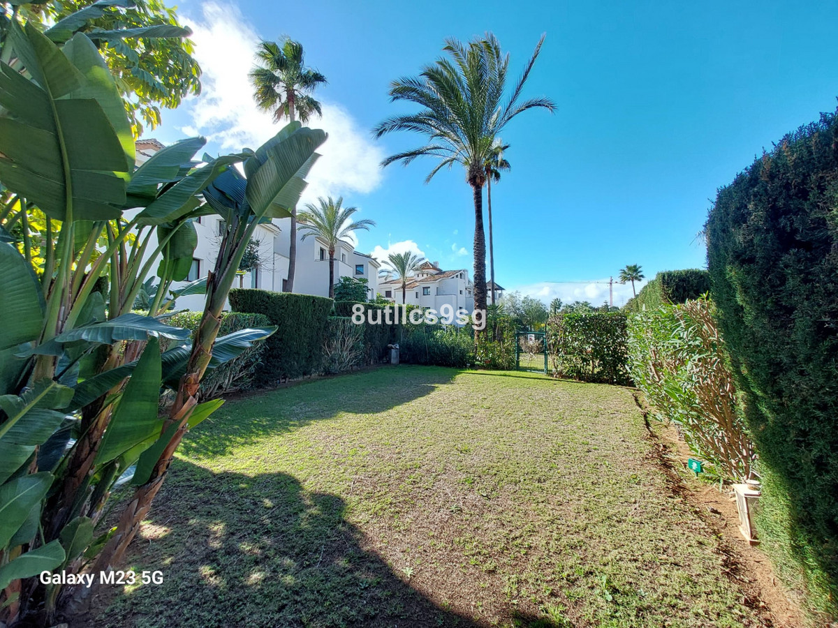 2 Bed Apartment for sale in Benahavís Costa Del Sol, Málaga, Spain