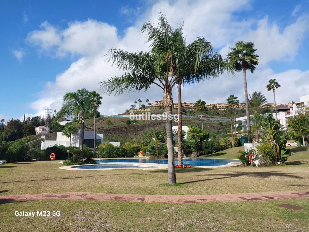 2 Bed Apartment for sale in Benahavís Costa Del Sol, Málaga, Spain
