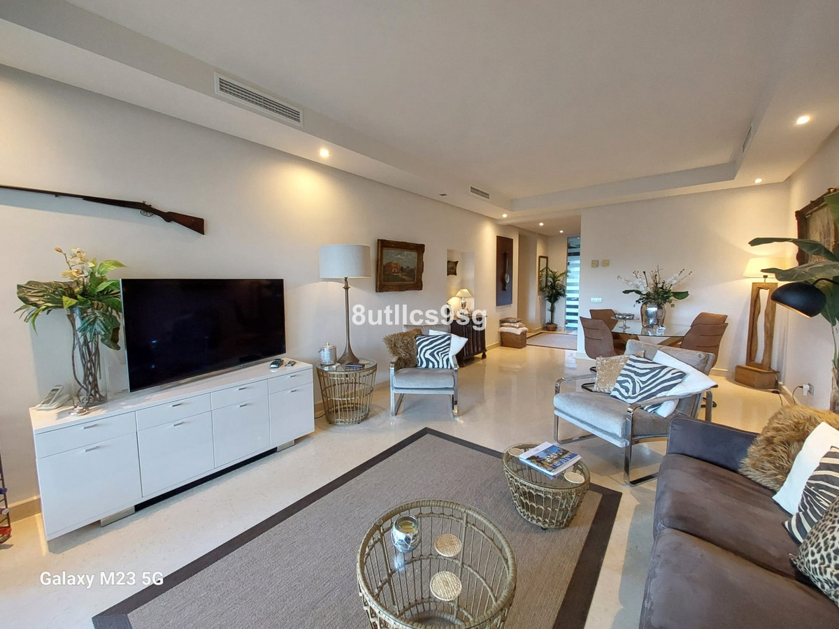 2 Bed Apartment for sale in Benahavís Costa Del Sol, Málaga, Spain