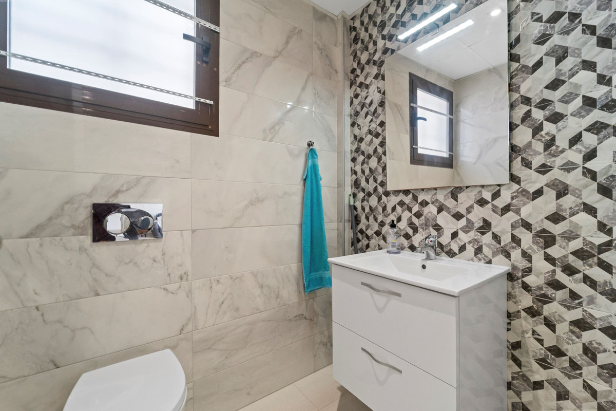 2 Bed Townhouse for sale in Villamartin Costa Blanca, Alicante, Spain