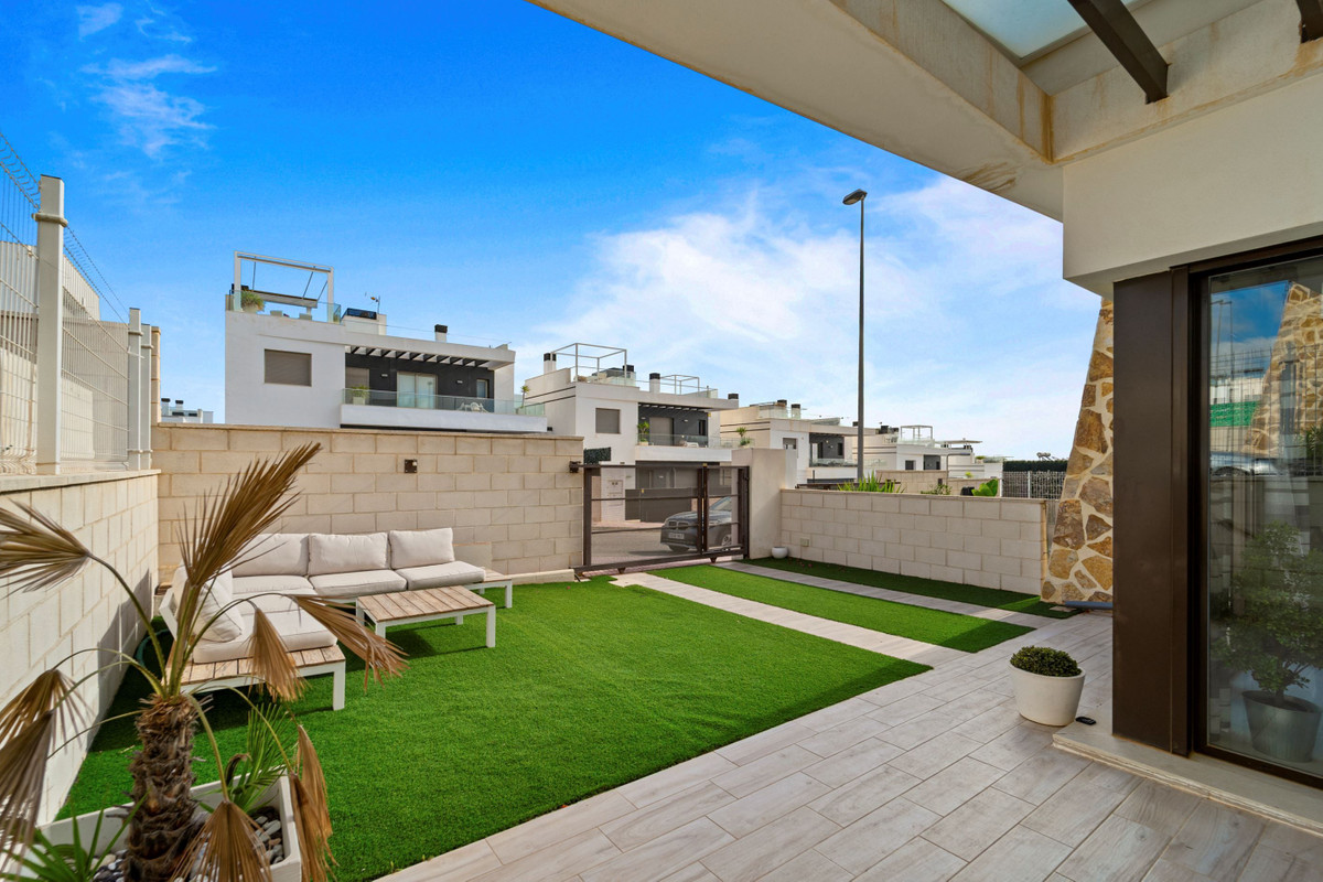 2 Bed Townhouse for sale in Villamartin Costa Blanca, Alicante, Spain