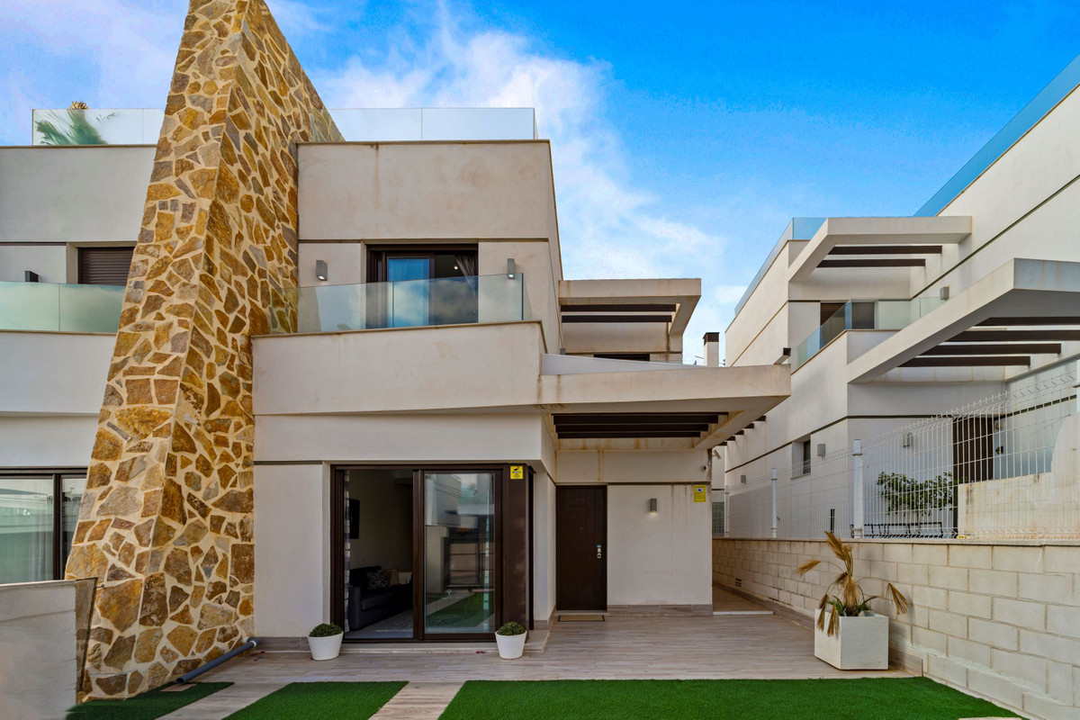2 Bed Townhouse for sale in Villamartin Costa Blanca, Alicante, Spain