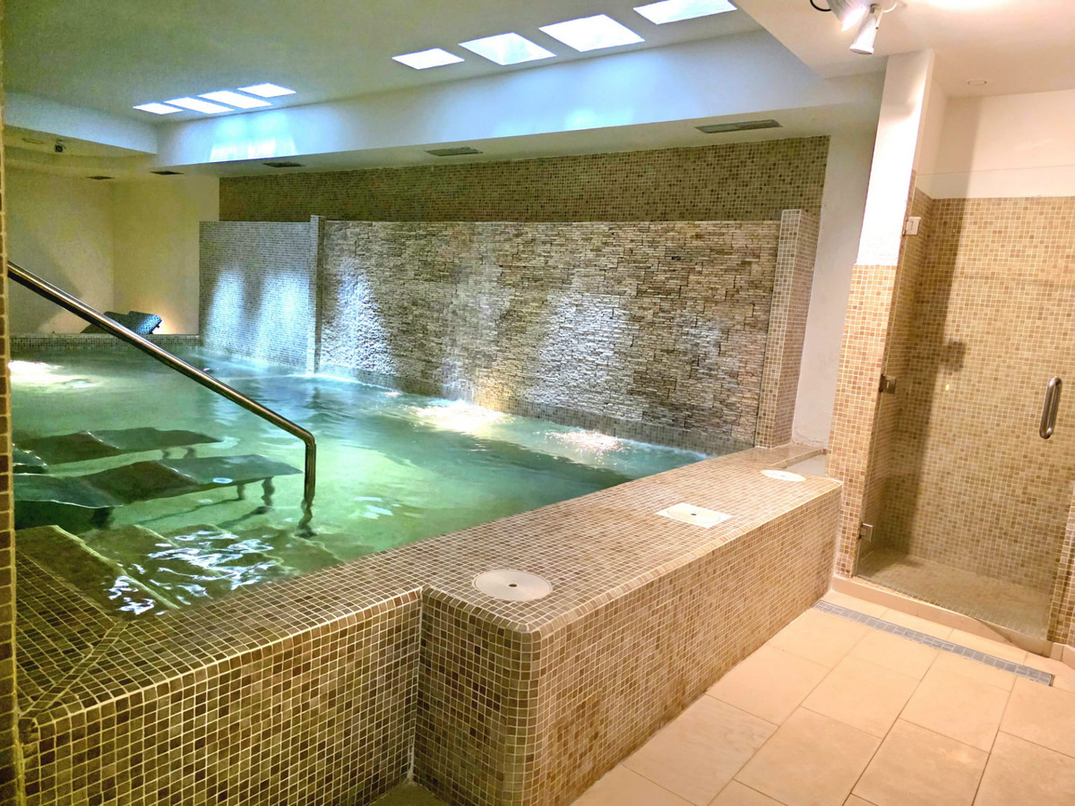 Se vende Apartamento Planta Media de 3 dormitorios en Costa Del Sol, Málaga, España