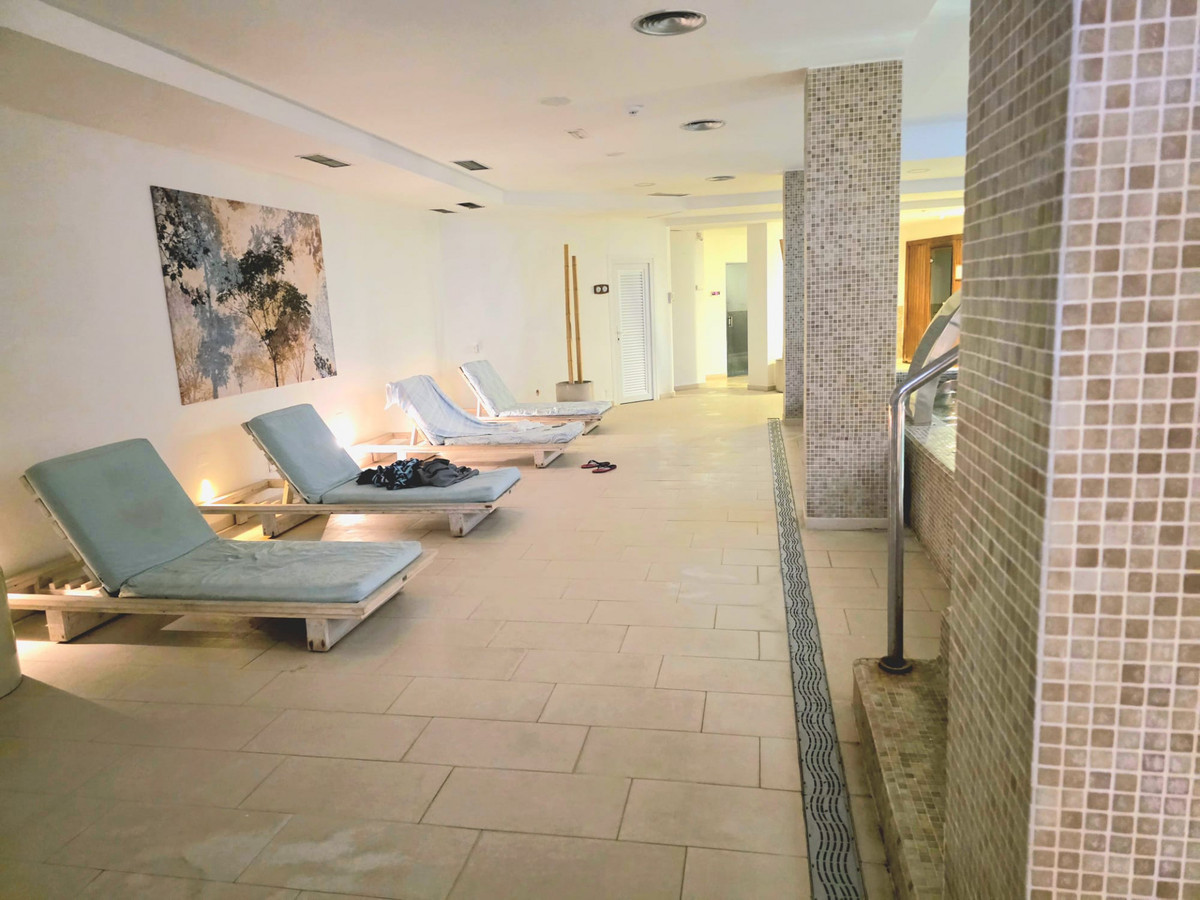 Se vende Apartamento Planta Media de 3 dormitorios en Costa Del Sol, Málaga, España