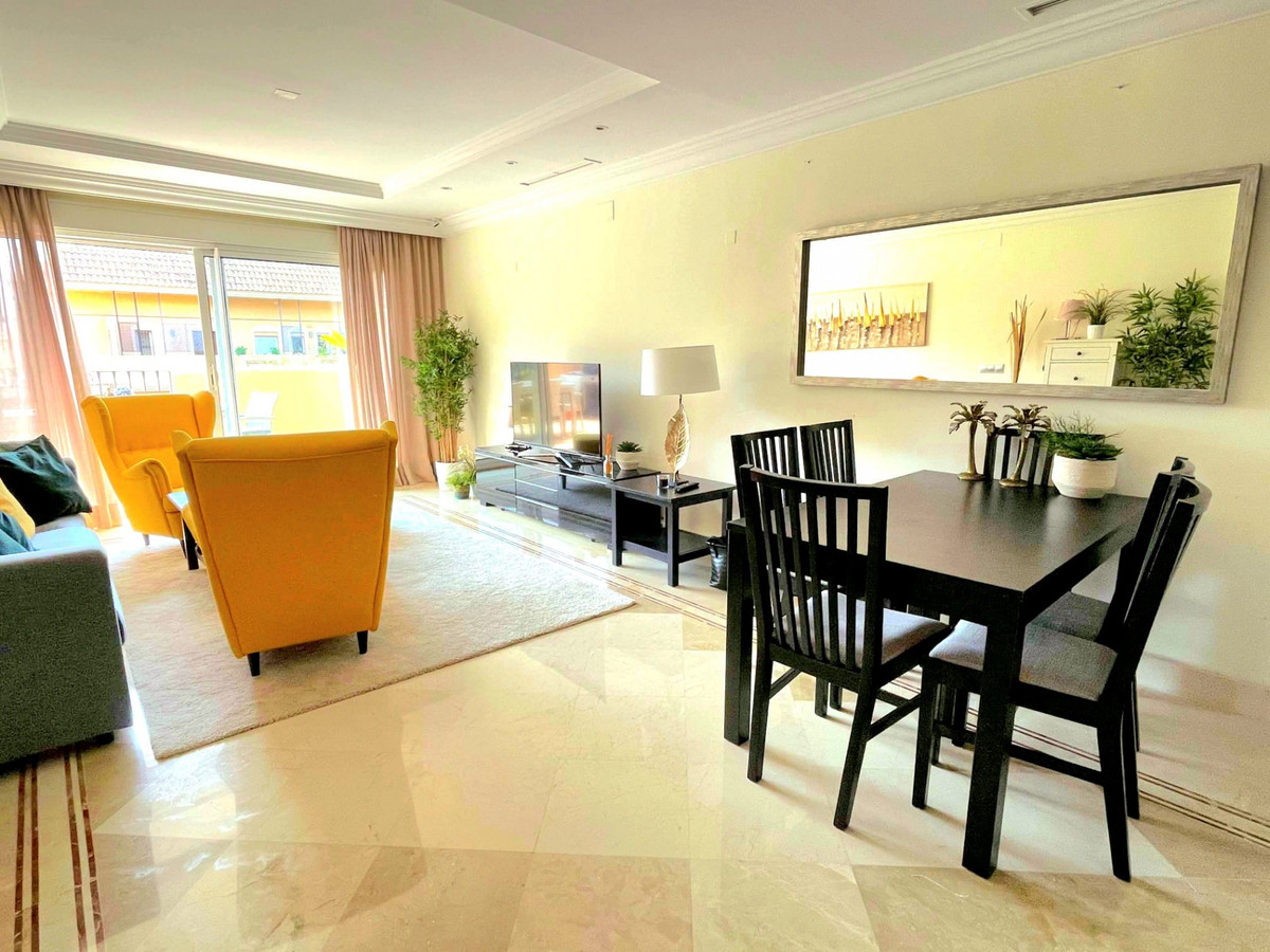 Se vende Apartamento Planta Media de 3 dormitorios en Costa Del Sol, Málaga, España