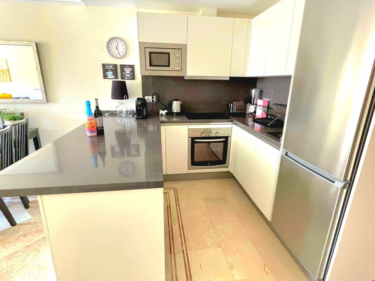 Se vende Apartamento Planta Media de 3 dormitorios en Costa Del Sol, Málaga, España