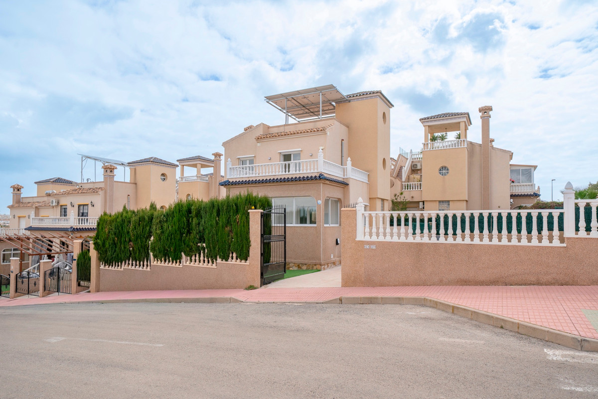 4 Bed Townhouse for sale in Orihuela Costa Costa Blanca, Alicante, Spain