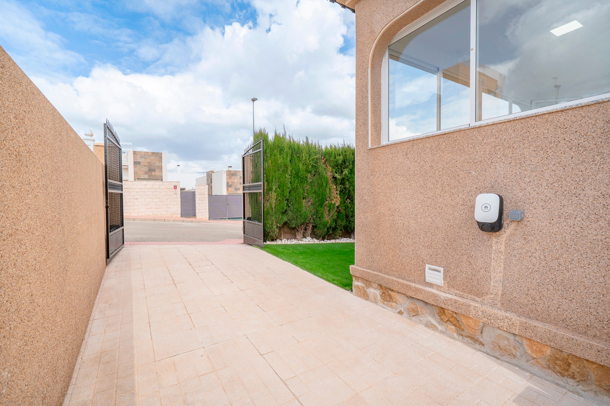4 Bed Townhouse for sale in Orihuela Costa Costa Blanca, Alicante, Spain