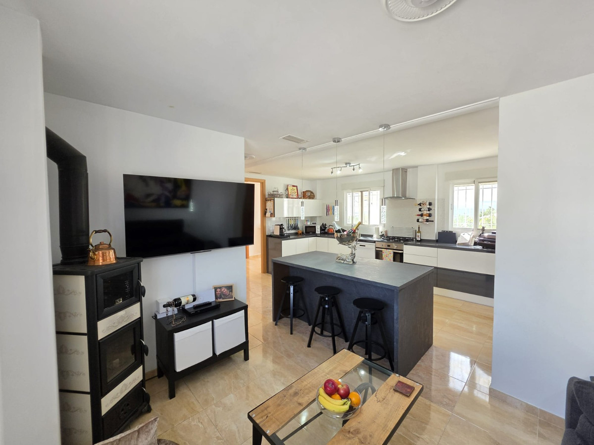 3 Bed Townhouse for sale in Lel Costa Blanca, Alicante, Spain