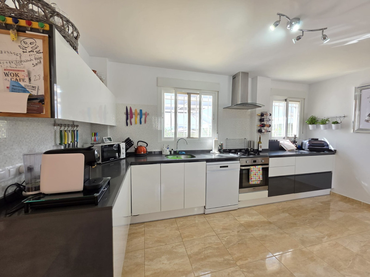 3 Bed Townhouse for sale in Lel Costa Blanca, Alicante, Spain