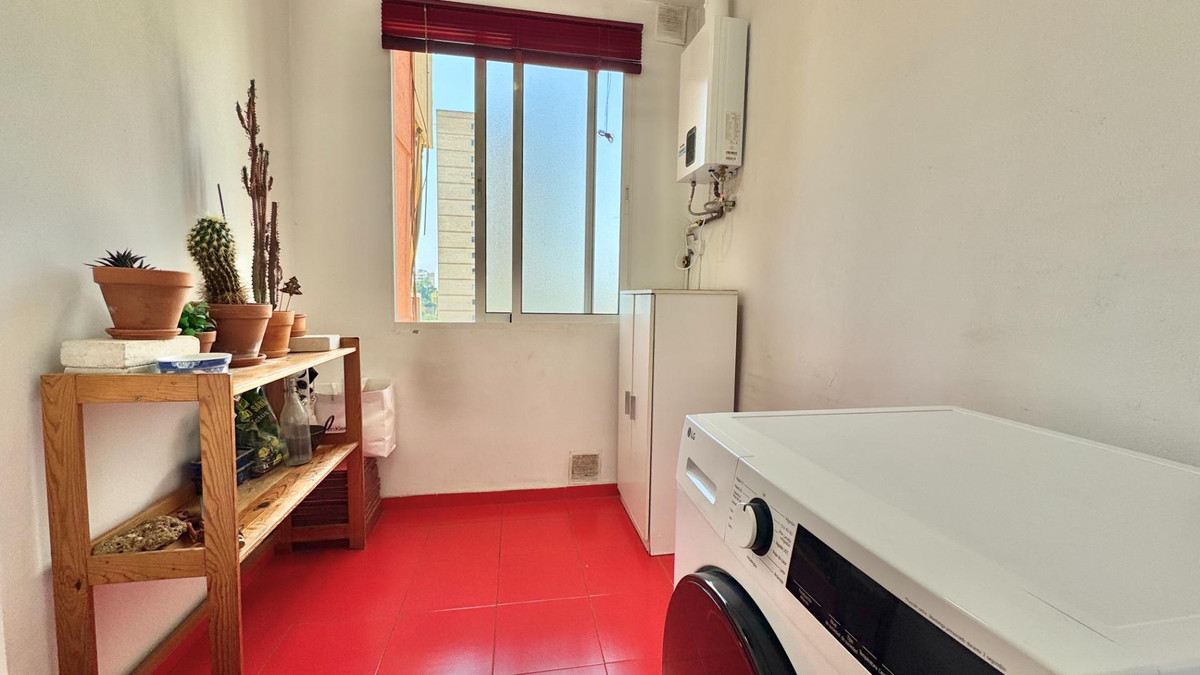 Se vende Apartamento Planta Media de 4 dormitorios en Costa Del Sol, Málaga, España