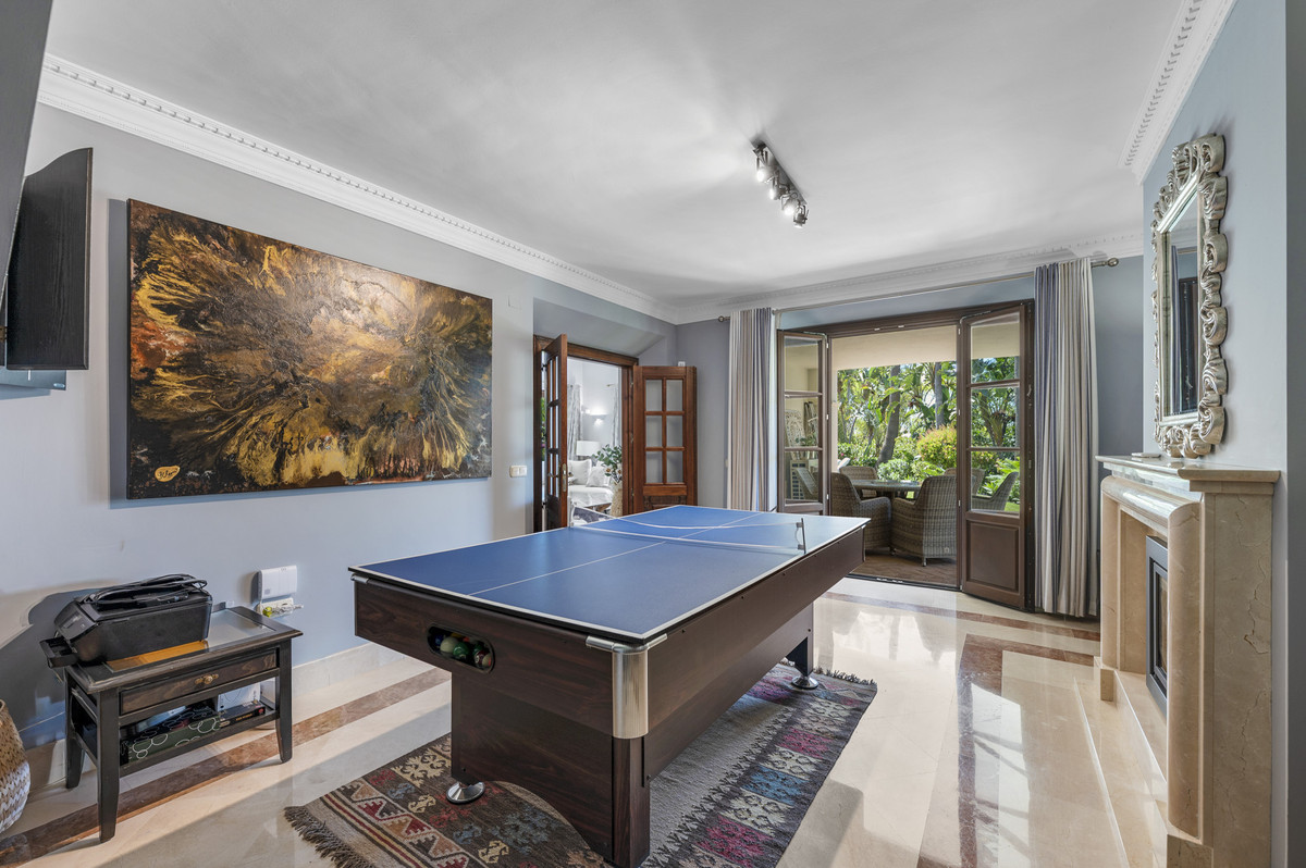 4 Bed Townhouse for sale in Estepona Costa Del Sol, Málaga, Spain