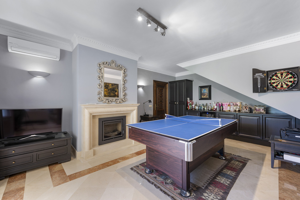 4 Bed Townhouse for sale in Estepona Costa Del Sol, Málaga, Spain