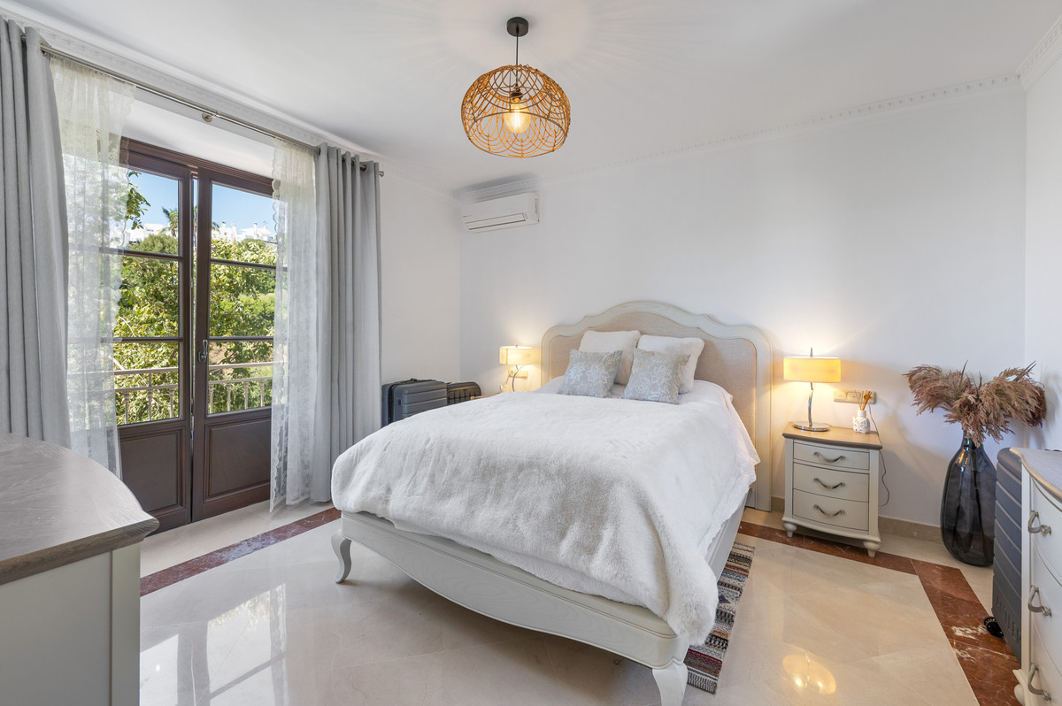 4 Bed Townhouse for sale in Estepona Costa Del Sol, Málaga, Spain