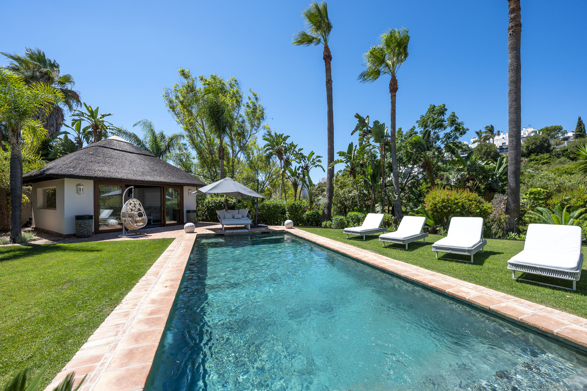 4 Bed Townhouse for sale in Estepona Costa Del Sol, Málaga, Spain