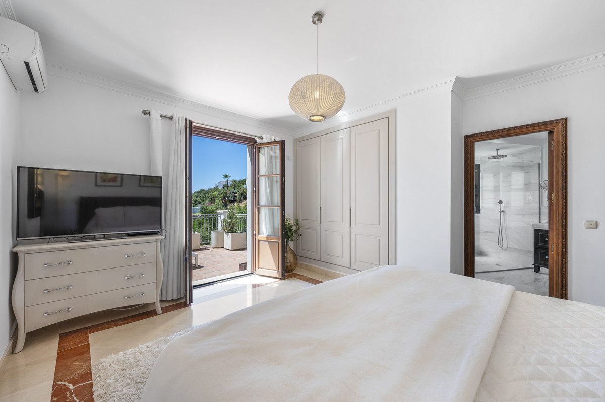 4 Bed Townhouse for sale in Estepona Costa Del Sol, Málaga, Spain