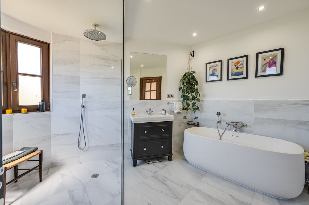 4 Bed Townhouse for sale in Estepona Costa Del Sol, Málaga, Spain