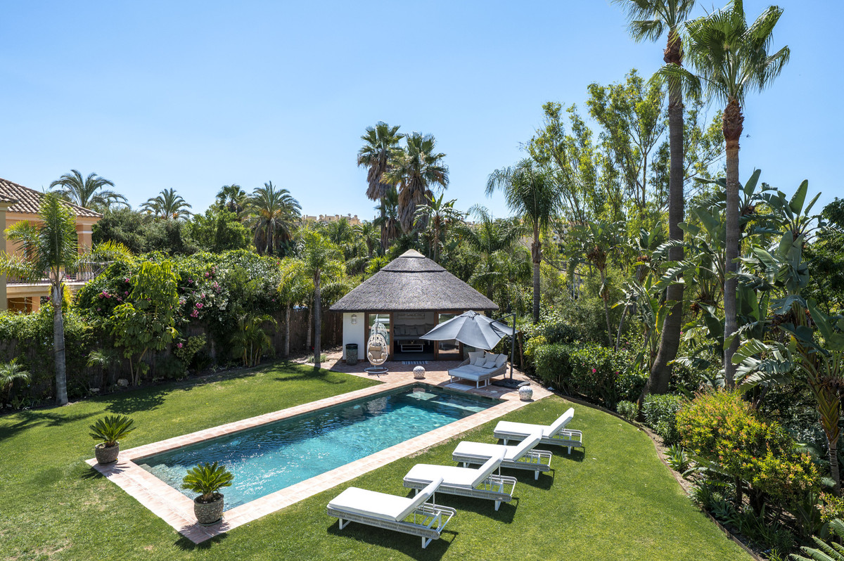 4 Bed Townhouse for sale in Estepona Costa Del Sol, Málaga, Spain