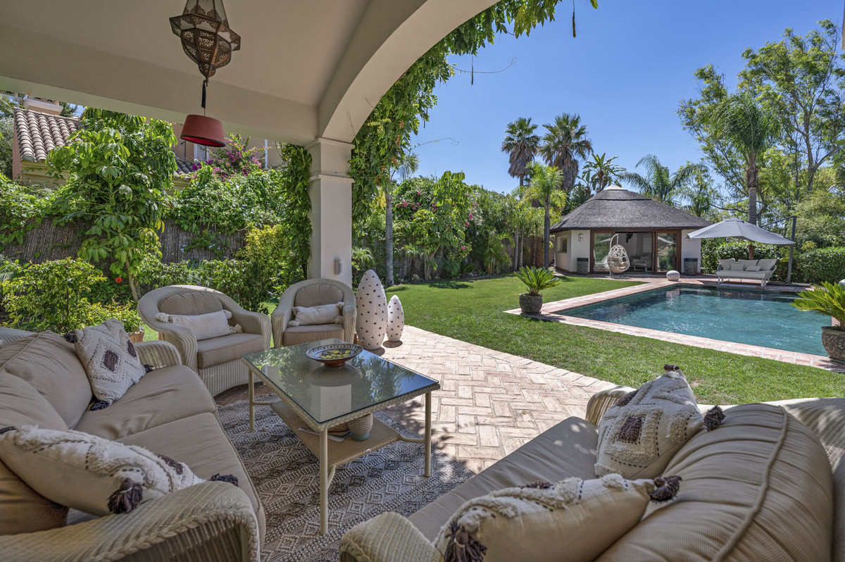 4 Bed Townhouse for sale in Estepona Costa Del Sol, Málaga, Spain