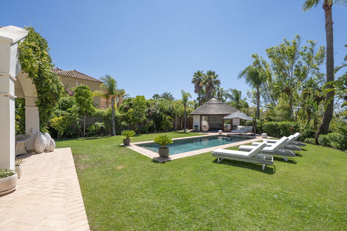 4 Bed Townhouse for sale in Estepona Costa Del Sol, Málaga, Spain