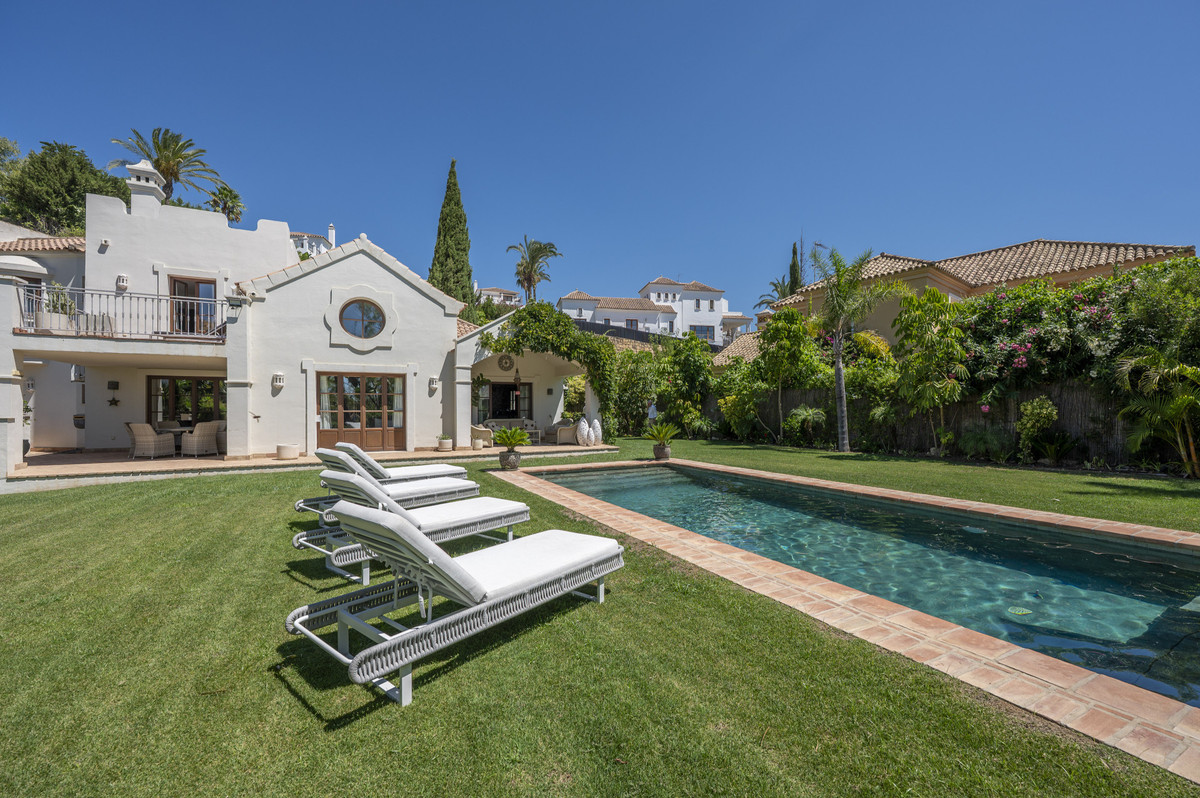 4 Bed Townhouse for sale in Estepona Costa Del Sol, Málaga, Spain