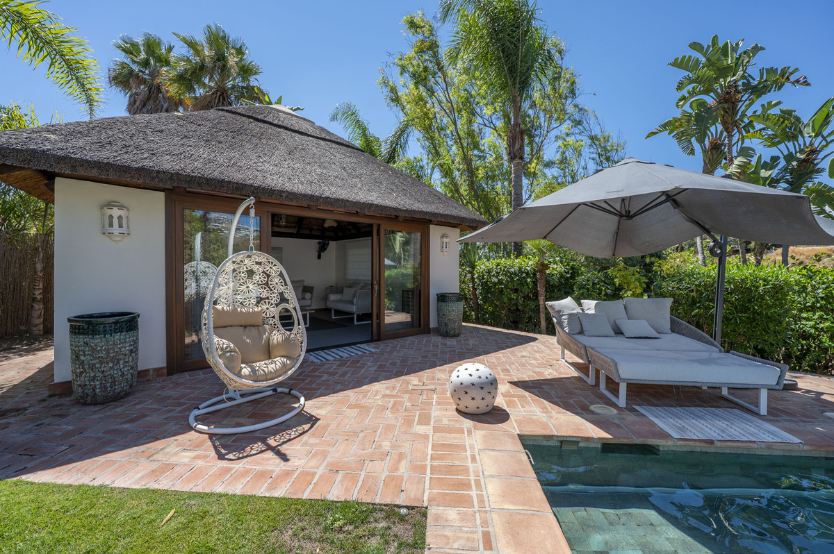 4 Bed Townhouse for sale in Estepona Costa Del Sol, Málaga, Spain