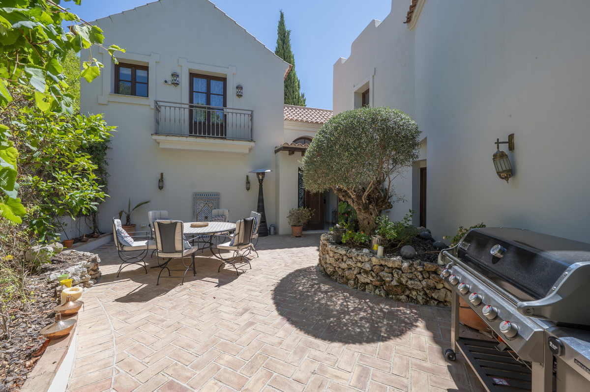 4 Bed Townhouse for sale in Estepona Costa Del Sol, Málaga, Spain