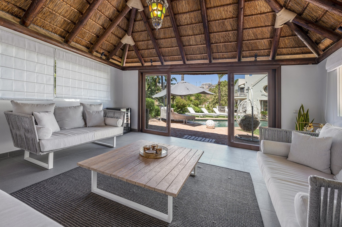 4 Bed Townhouse for sale in Estepona Costa Del Sol, Málaga, Spain