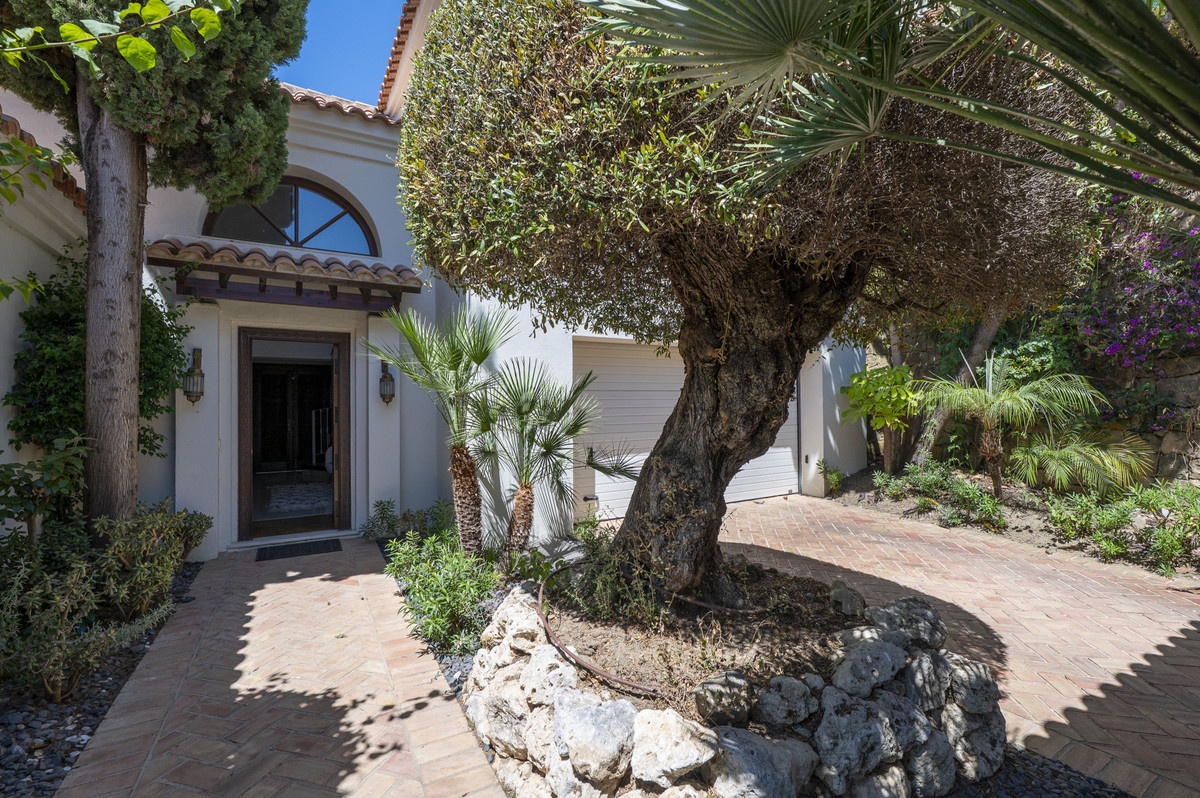 4 Bed Townhouse for sale in Estepona Costa Del Sol, Málaga, Spain