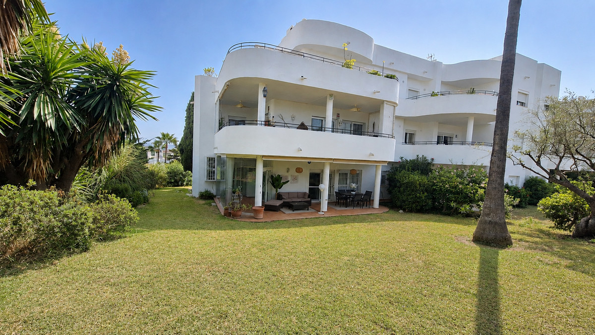 2 Bed Apartment for sale in Estepona Costa Del Sol, Málaga, Spain