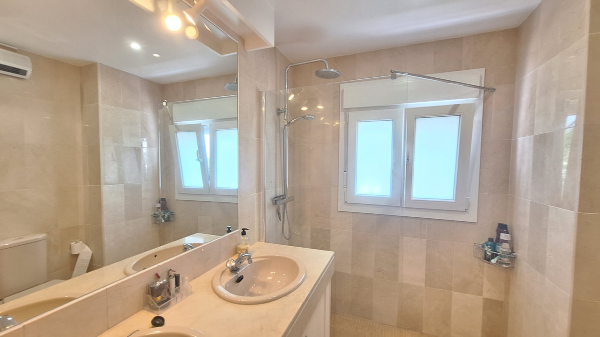 2 Bed Apartment for sale in Estepona Costa Del Sol, Málaga, Spain