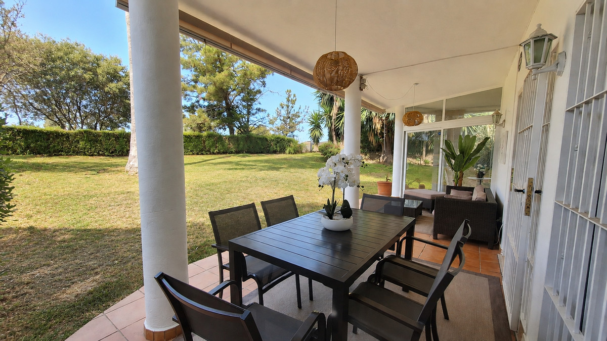 2 Bed Apartment for sale in Estepona Costa Del Sol, Málaga, Spain