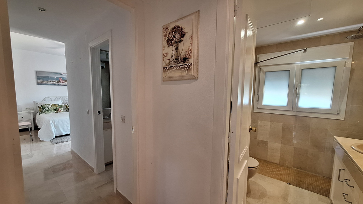 2 Bed Apartment for sale in Estepona Costa Del Sol, Málaga, Spain