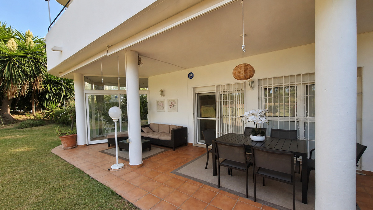 2 Bed Apartment for sale in Estepona Costa Del Sol, Málaga, Spain