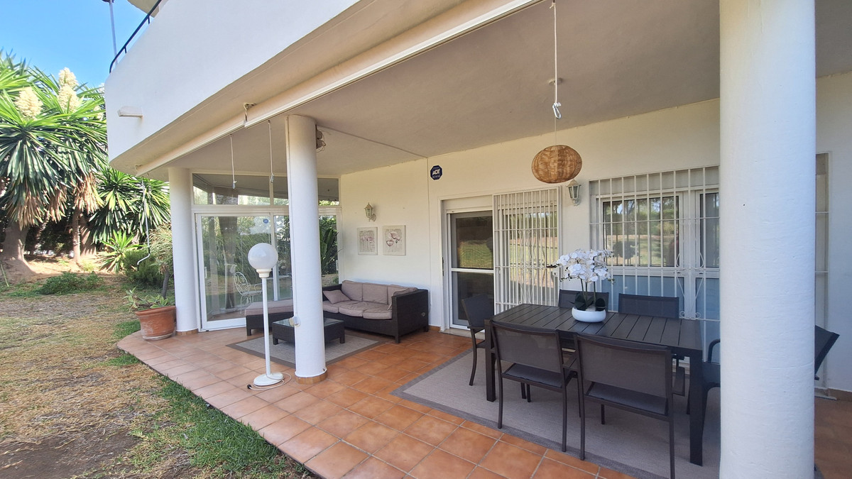2 Bed Apartment for sale in Estepona Costa Del Sol, Málaga, Spain