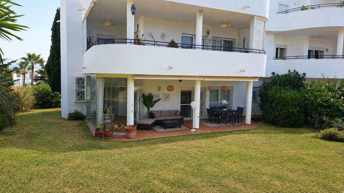 2 Bed Apartment for sale in Estepona Costa Del Sol, Málaga, Spain