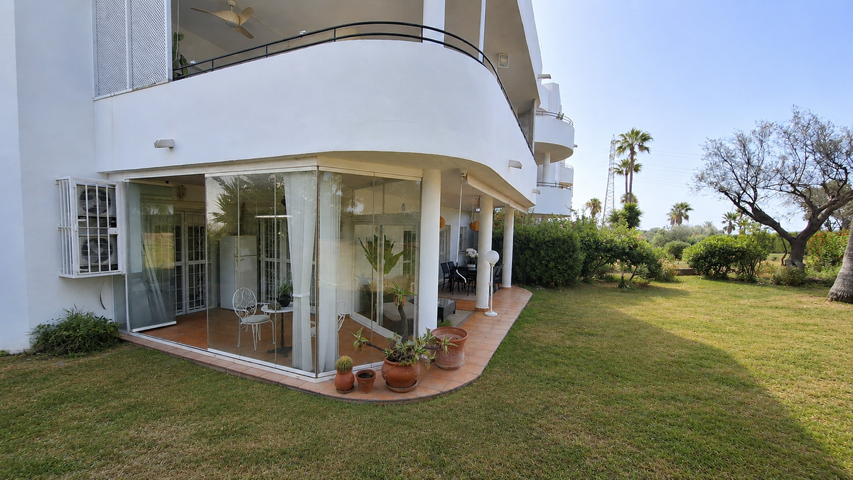 2 Bed Apartment for sale in Estepona Costa Del Sol, Málaga, Spain