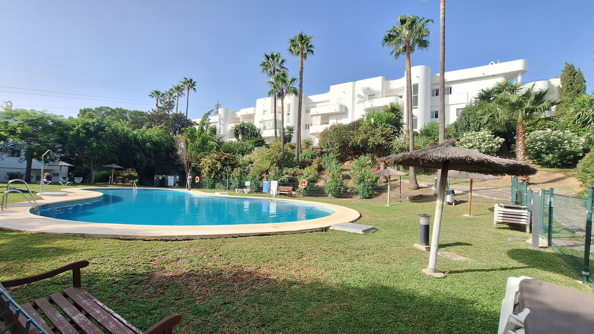2 Bed Apartment for sale in Estepona Costa Del Sol, Málaga, Spain