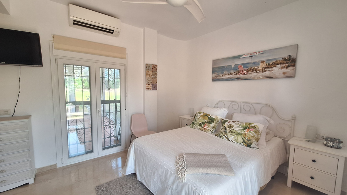 2 Bed Apartment for sale in Estepona Costa Del Sol, Málaga, Spain