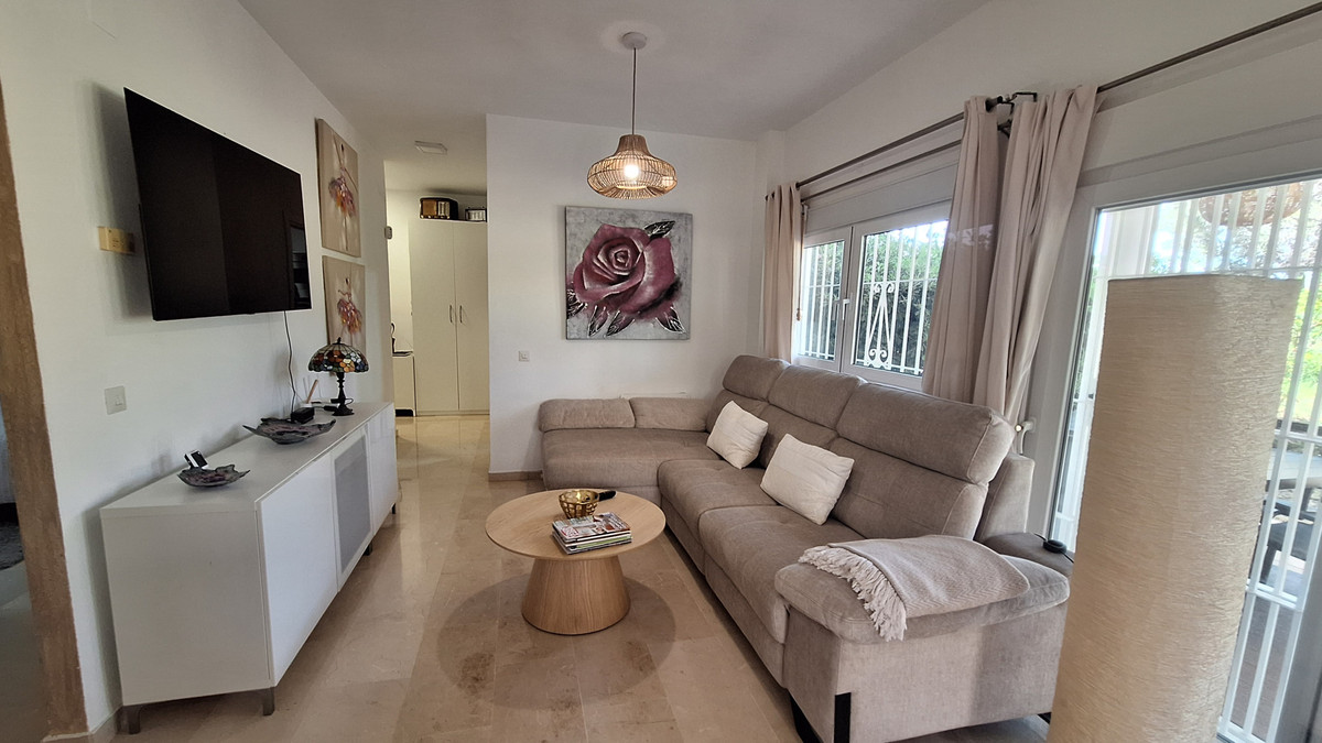 2 Bed Apartment for sale in Estepona Costa Del Sol, Málaga, Spain