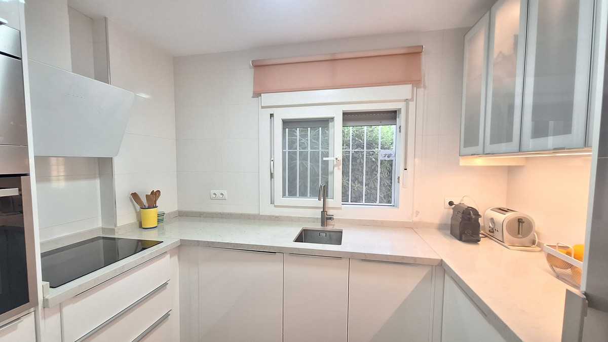 2 Bed Apartment for sale in Estepona Costa Del Sol, Málaga, Spain