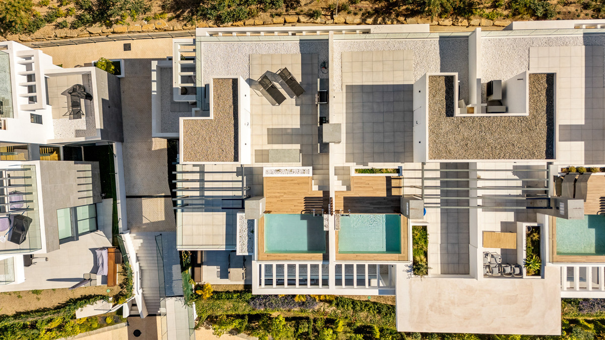 5 Bed Townhouse for sale in Río Real Costa Del Sol, Málaga, Spain