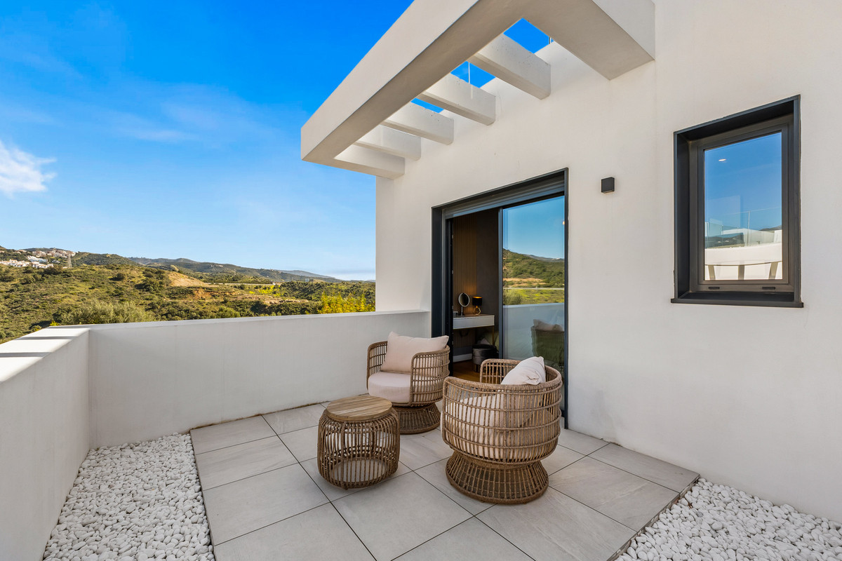 5 Bed Townhouse for sale in Río Real Costa Del Sol, Málaga, Spain