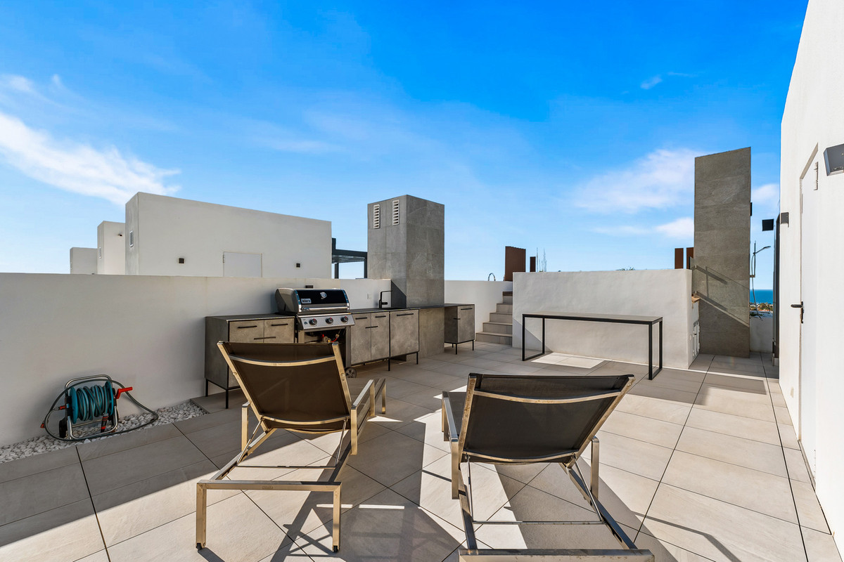 5 Bed Townhouse for sale in Río Real Costa Del Sol, Málaga, Spain