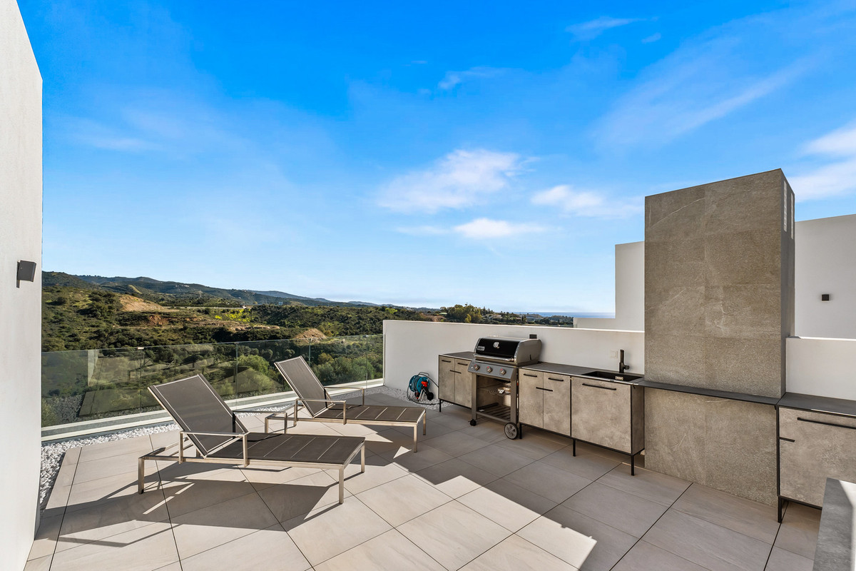 5 Bed Townhouse for sale in Río Real Costa Del Sol, Málaga, Spain