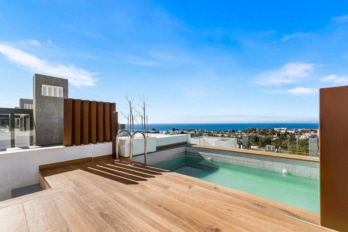 5 Bed Townhouse for sale in Río Real Costa Del Sol, Málaga, Spain