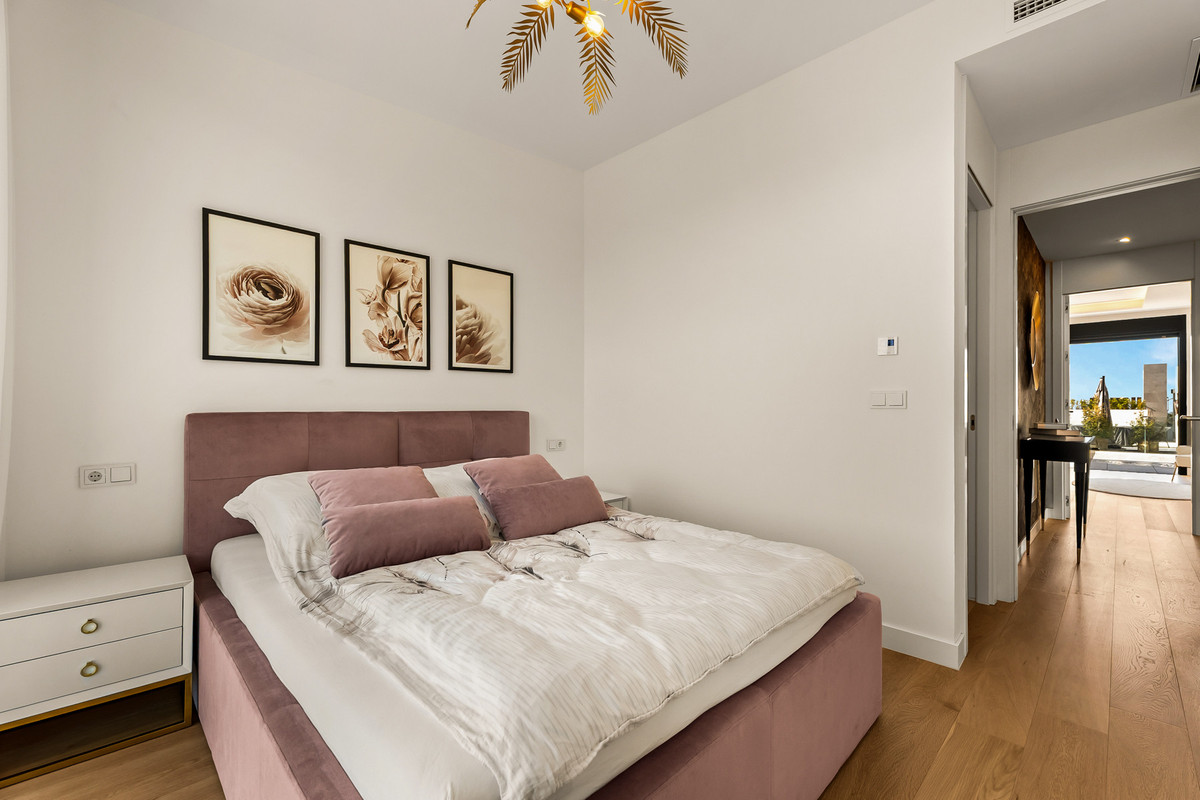 5 Bed Townhouse for sale in Río Real Costa Del Sol, Málaga, Spain